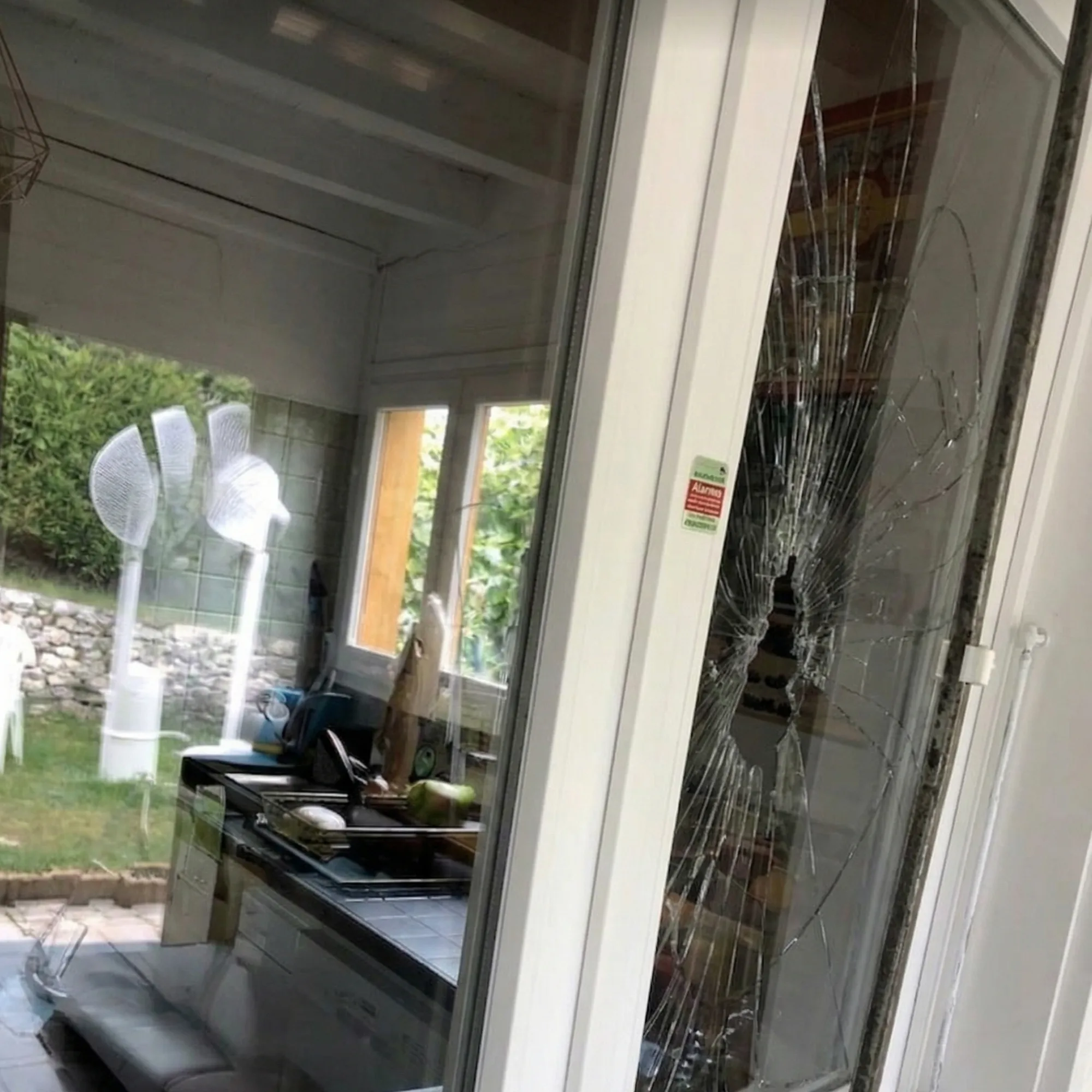 Vitrine anti-effraction securisation commerce Lyon